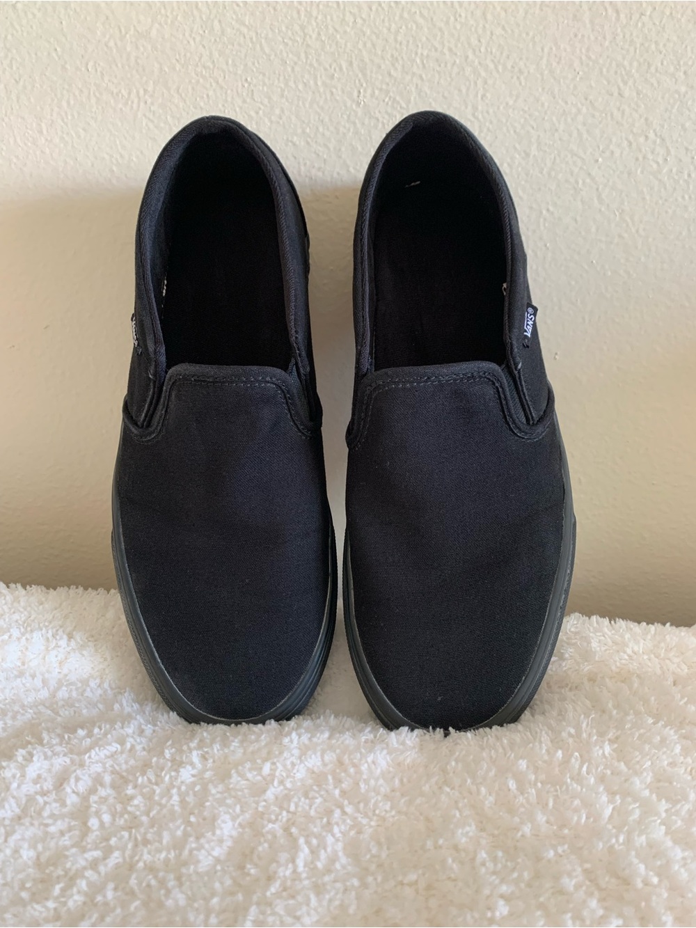 All Solid Black Slip On Vans Women’s Size 9 Barely Worn - Picture 5 of 8